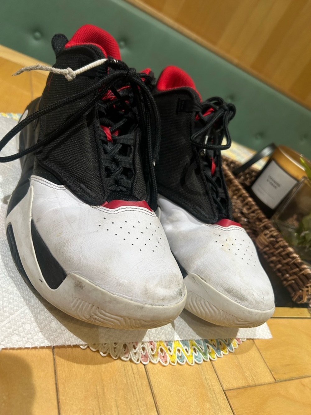 Nike Air Jordan Max Aura 4 Black Gym Red White Men’s Size 11 - Picture 2 of 10